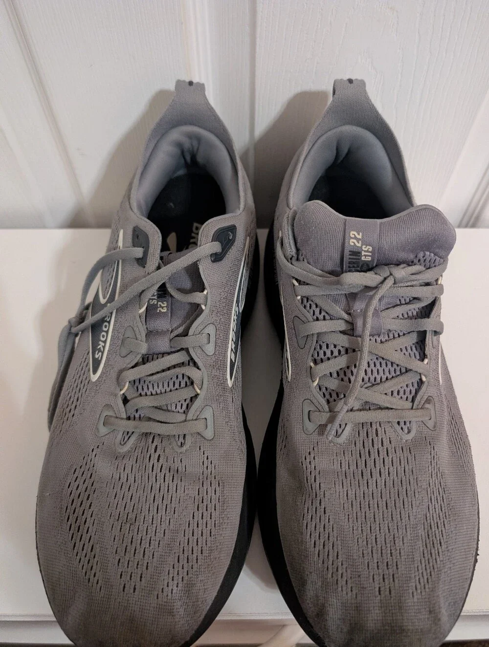 Brooks Glycerin GTS 22 Mens Gray Sneakers Running Shoes Size 13